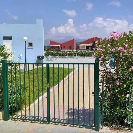 Cento Pini Campofelice Di Roccella